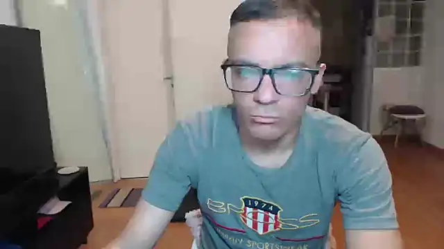 Snapshot of guachin_hunk chatting on May 14, 2026, 3:25 am guachin hunk online show from May 14, 2026, 3:25 am