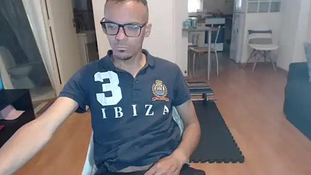 guachin hunk online show from November 5, 2025, 3:37 pm