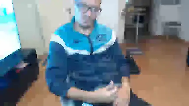 Snapshot of guachin_hunk chatting on June 5, 2026, 6:57 pm guachin hunk online show from June 5, 2026, 6:57 pm
