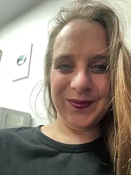 LadyChantale online show from April 1, 2026, 6:37 am