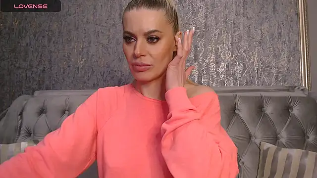 BlondieStar online show from February 4, 2026, 11:44 pm