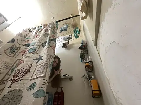 Snowbunnycake 131 online show from June 10, 2026, 1:01 pm