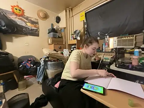 Snowbunnycake 131 online show from March 18, 2026, 3:03 pm