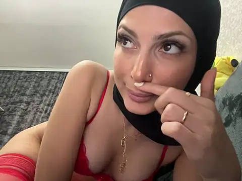 GumusGuray online show from February 10, 2025, 6:20 am