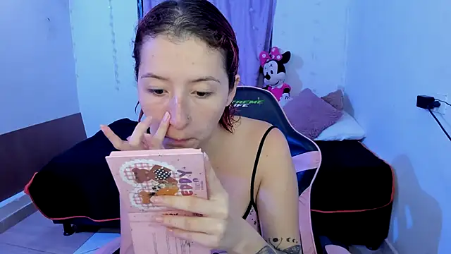 Snapshot of Ginger_Sweetty chatting on February 19, 2025, 12:03 am Ginger Sweetty online show from February 19, 2025, 12:03 am