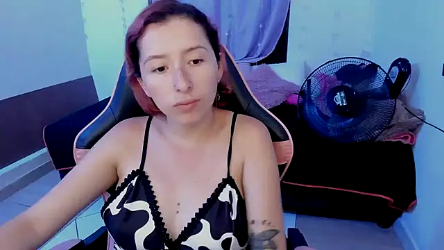 Snapshot of Ginger_Sweetty chatting on February 27, 2025, 12:14 am Ginger Sweetty online show from February 27, 2025, 12:14 am