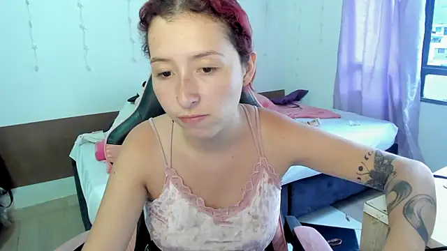 Snapshot of Ginger_Sweetty chatting on February 6, 2025, 10:43 pm Ginger Sweetty online show from February 6, 2025, 10:43 pm