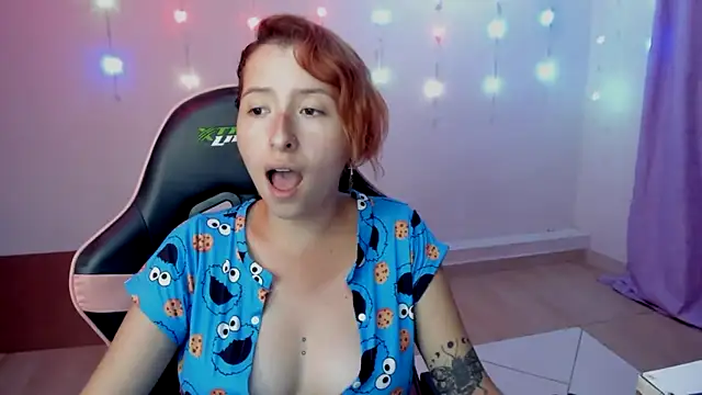 Snapshot of Ginger_Sweetty chatting on January 12, 2025, 1:32 am Ginger Sweetty online show from January 12, 2025, 1:32 am