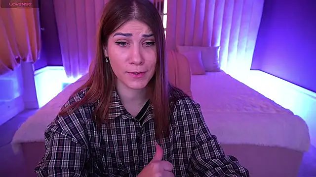 CassandraGood online show from November 3, 2025, 7:35 am