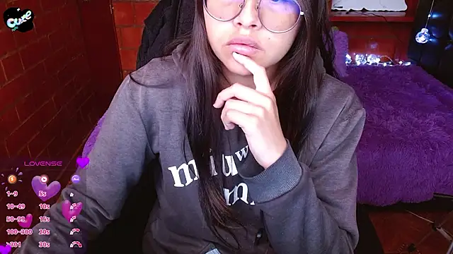 Snapshot of MidoriQuiinn chatting on February 12, 2026, 2:28 pm MidoriQuiinn online show from February 12, 2026, 2:28 pm