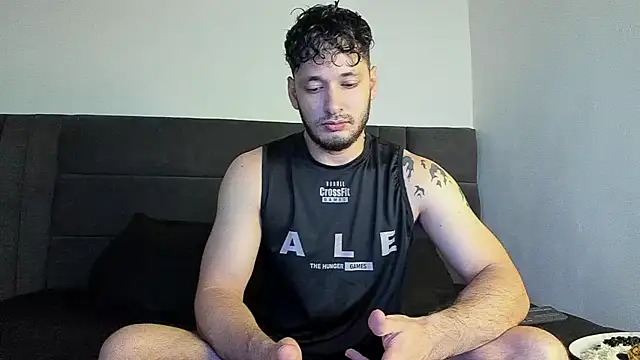 Snapshot of alejandro__2 chatting on November 16, 2025, 6:01 pm alejandro 2 online show from November 16, 2025, 6:01 pm