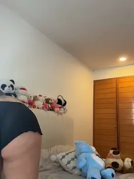 Snapshot of oriana_zoeee chatting on February 4, 2026, 8:15 pm oriana zoeee online show from February 4, 2026, 8:15 pm