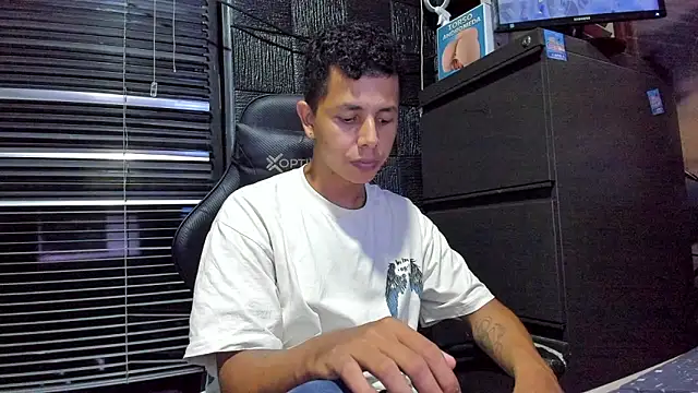 boy bigcock24cm online show from June 23, 2026, 12:52 am