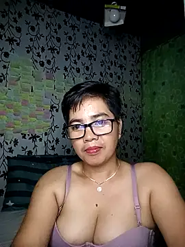 Snapshot of lovely_samxxx24 chatting on February 19, 2025, 8:12 am lovely samxxx24 online show from February 19, 2025, 8:12 am
