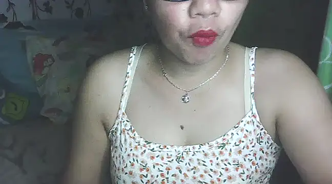 Snapshot of lovely_samxxx24 chatting on February 12, 2025, 12:05 am lovely samxxx24 online show from February 12, 2025, 12:05 am