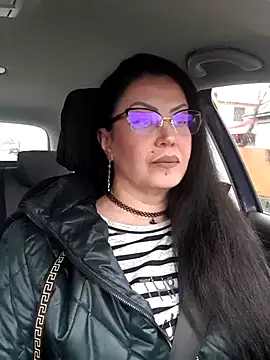 x  KHALEESI  x online show from November 28, 2025, 7:30 am