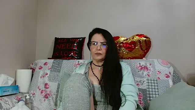 x  KHALEESI  x online show from November 25, 2025, 7:14 pm