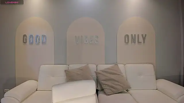 Snapshot of NiaHolland chatting on October 12, 2025, 6:09 pm NiaHolland online show from October 12, 2025, 6:09 pm
