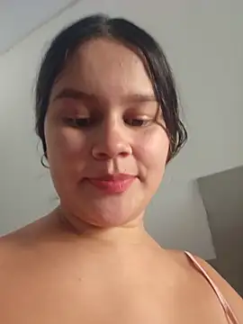 sweet lucia online show from November 4, 2025, 2:43 pm