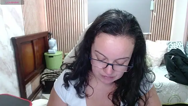 Snapshot of Sonialorens_ chatting on May 30, 2026, 10:37 pm Sonialorens online show from May 30, 2026, 10:37 pm