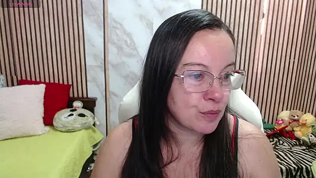 Snapshot of Sonialorens_ chatting on July 24, 2026, 10:50 pm Sonialorens online show from July 24, 2026, 10:50 pm