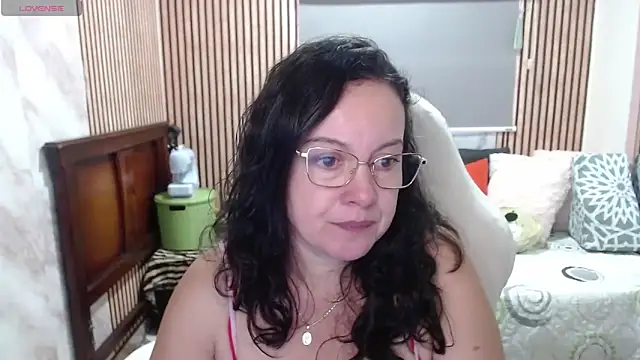 Snapshot of Sonialorens_ chatting on May 26, 2026, 4:38 pm Sonialorens online show from May 26, 2026, 4:38 pm