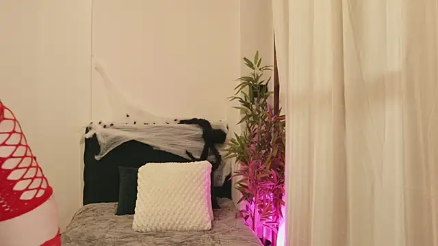 Luna Riva online show from October 23, 2025, 9:41 am