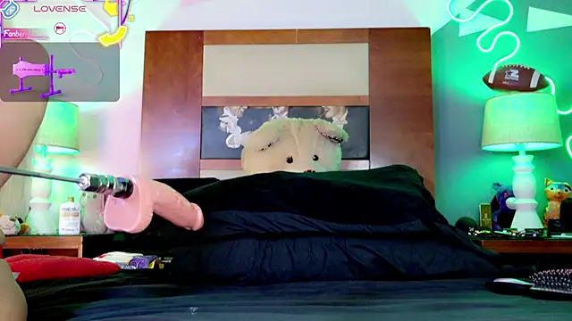 Snapshot of ashley_19xx chatting on April 7, 2026, 10:00 pm ashley 19xx online show from April 7, 2026, 10:00 pm