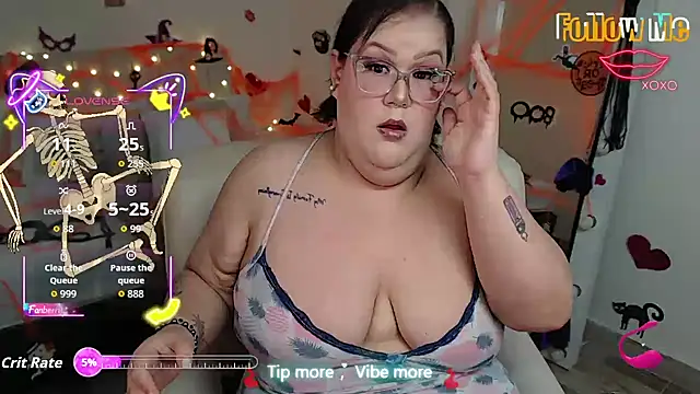 GiannaMorrys online show from November 2, 2025, 2:38 am