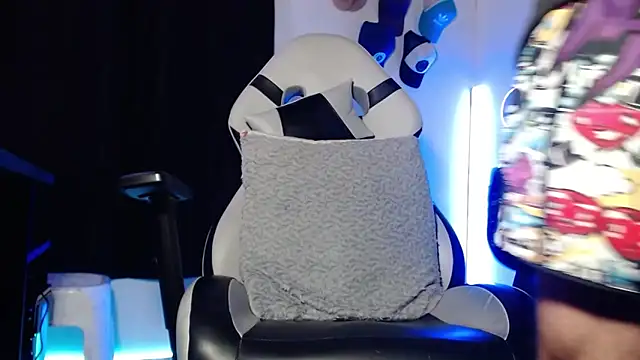 sebastian horny online show from December 19, 2025, 10:17 am