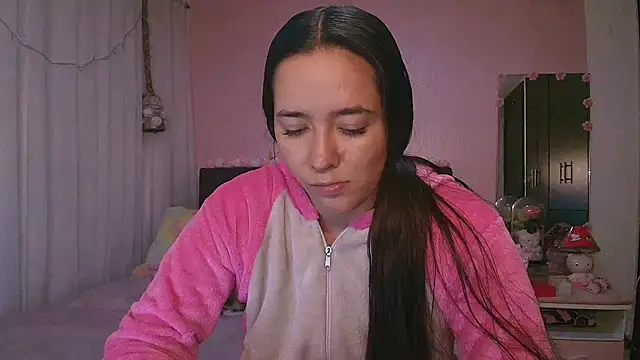 Snapshot of Foxy_Megan chatting on November 27, 2025, 8:42 pm Foxy Megan online show from November 27, 2025, 8:42 pm