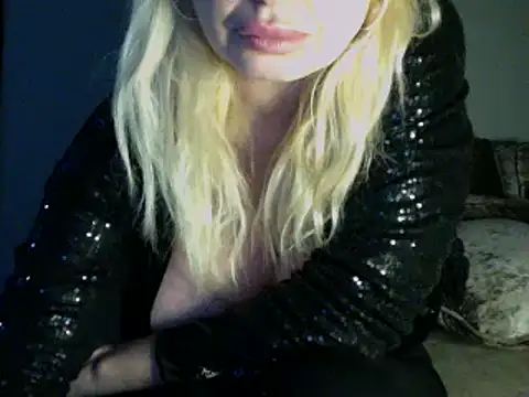 Snapshot of Lisavontease chatting on February 2, 2025, 9:18 am Lisavontease online show from February 2, 2025, 9:18 am