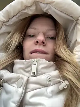 Snapshot of MaryHiggins chatting on February 4, 2026, 1:17 pm MaryHiggins online show from February 4, 2026, 1:17 pm