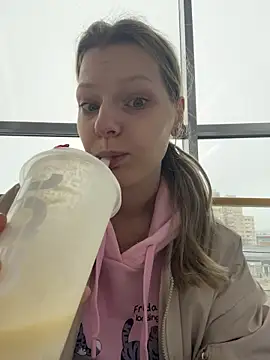 Snapshot of MaryHiggins chatting on April 3, 2026, 9:27 am MaryHiggins online show from April 3, 2026, 9:27 am