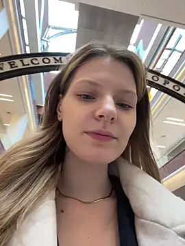 Snapshot of MaryHiggins chatting on April 15, 2026, 12:21 pm MaryHiggins online show from April 15, 2026, 12:21 pm