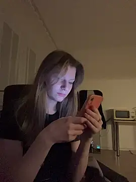 Snapshot of MaryHiggins chatting on April 5, 2026, 7:20 pm MaryHiggins online show from April 5, 2026, 7:20 pm