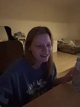 Snapshot of MaryHiggins chatting on March 4, 2026, 6:04 pm MaryHiggins online show from March 4, 2026, 6:04 pm