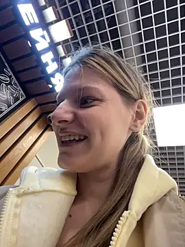 Snapshot of MaryHiggins chatting on April 14, 2026, 2:11 pm MaryHiggins online show from April 14, 2026, 2:11 pm