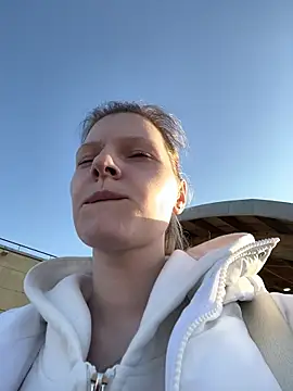 Snapshot of MaryHiggins chatting on March 28, 2026, 3:02 pm MaryHiggins online show from March 28, 2026, 3:02 pm