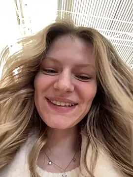 Snapshot of MaryHiggins chatting on April 9, 2026, 10:43 am MaryHiggins online show from April 9, 2026, 10:43 am