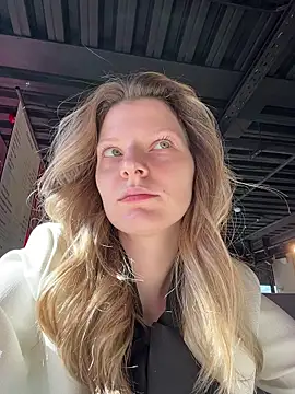 Snapshot of MaryHiggins chatting on April 10, 2026, 11:28 am MaryHiggins online show from April 10, 2026, 11:28 am