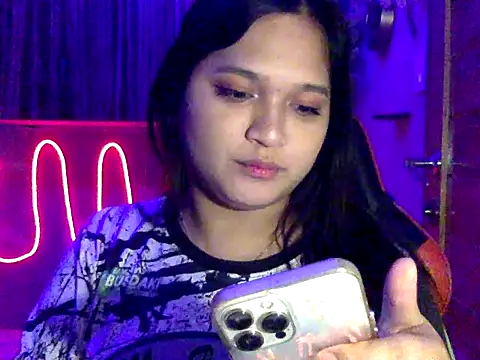 Snapshot of EmpressYna chatting on October 25, 2025, 9:48 pm EmpressYna online show from October 25, 2025, 9:48 pm