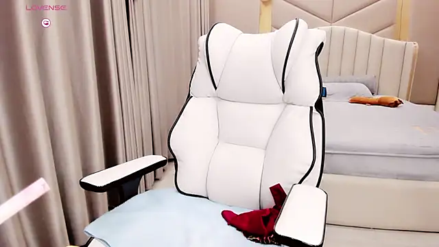 Snapshot of Girl__Funny chatting on October 2, 2025, 6:22 pm Girl Funny online show from October 2, 2025, 6:22 pm