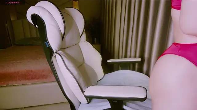 Snapshot of Girl__Funny chatting on February 26, 2025, 4:16 pm Girl Funny online show from February 26, 2025, 4:16 pm