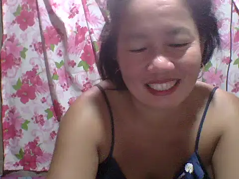Snapshot of pinaySandra chatting on October 17, 2025, 5:00 am pinaySandra online show from October 17, 2025, 5:00 am