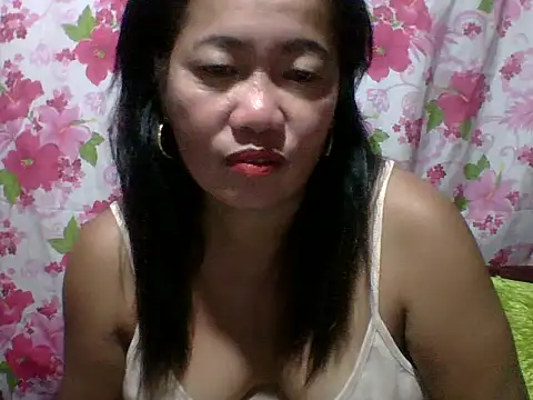 Snapshot of pinaySandra chatting on October 18, 2025, 1:13 pm pinaySandra online show from October 18, 2025, 1:13 pm