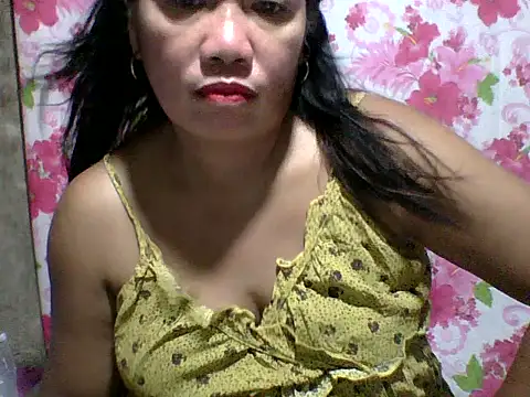 Snapshot of pinaySandra chatting on October 4, 2025, 12:17 pm pinaySandra online show from October 4, 2025, 12:17 pm