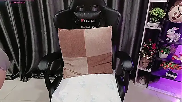 Yuki-yio online show from March 25, 2026, 1:17 am