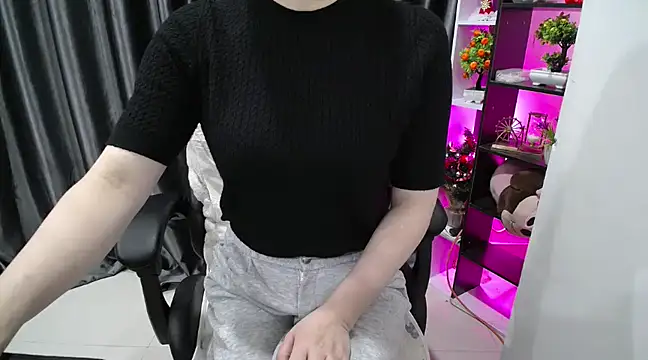 Snapshot of Yuki-yio chatting on March 7, 2025, 1:20 am Yuki-yio online show from March 7, 2025, 1:20 am