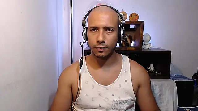 thommerxxx online show from June 14, 2026, 12:18 am